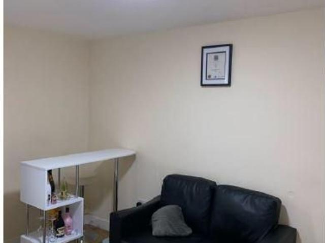 Apartment for rent in Ball Hill, West Midlands