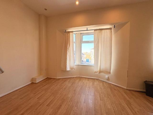 Apartment for rent in Llandough