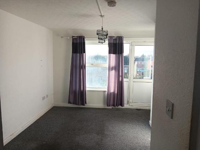 Flat for rent in Allenton, East Midlands