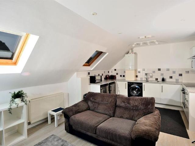 Apartment for rent in Lansdowne, Springbourne
