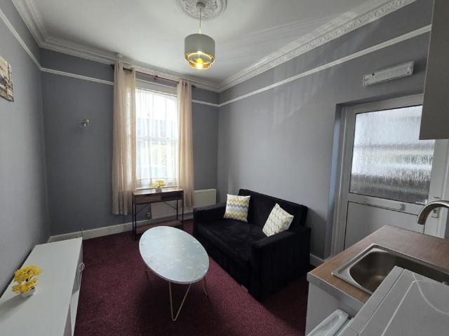 Apartment for rent in Connaught Park, Bushey