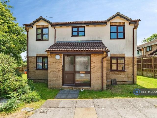 Flat for rent in Kingswood