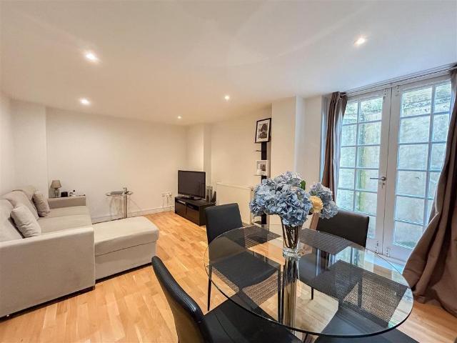 Flat for rent in Notting Hill, Greater London