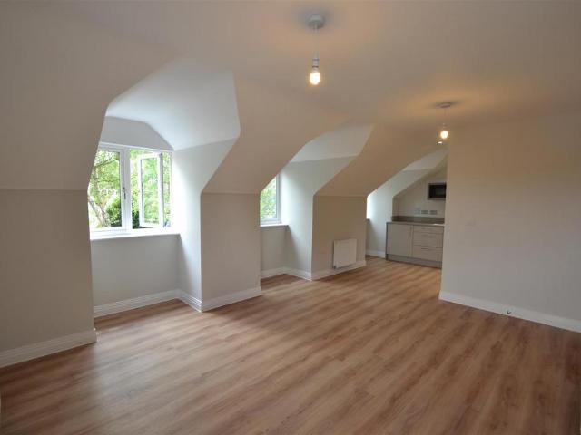 Flat for rent in Watford Rural, Batchworth