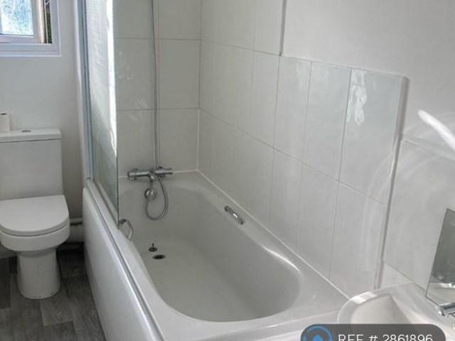 Flat for rent in Crofton, Greater London