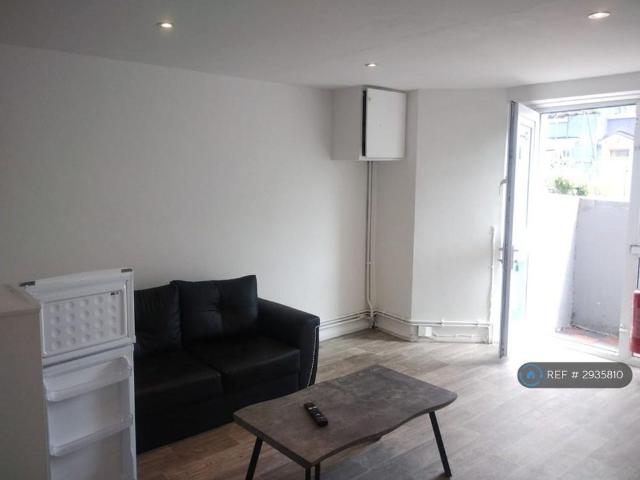 Apartment for rent in Mount Pleasant, Nangreaves