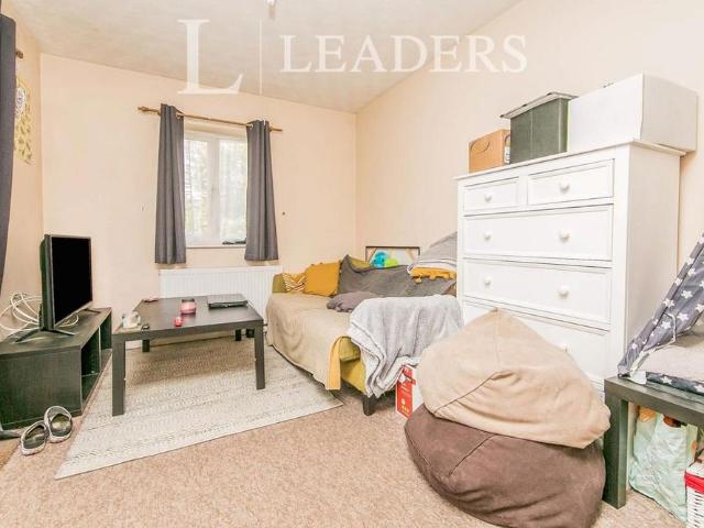 Apartment for rent in Mile End, Fordham Heath