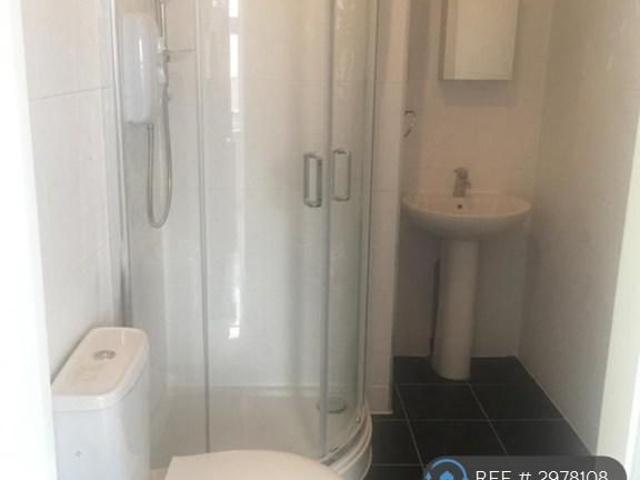 Apartment for rent in London Borough of Ealing, Hanwell