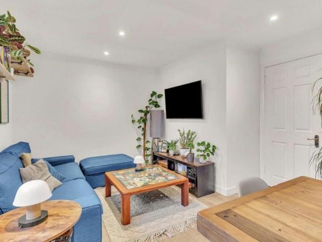 Apartment for rent in Wooburn, Loudwater