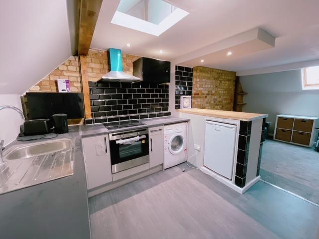 Flat for rent in London Borough of Ealing, Greenford