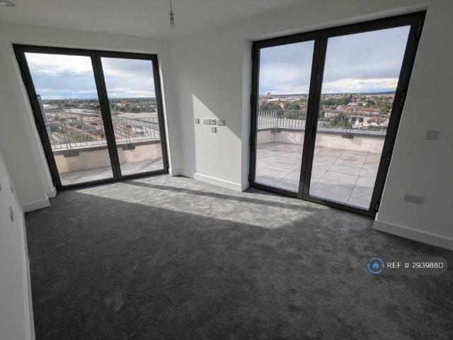 Flat for rent in Seven Kings, Greater London