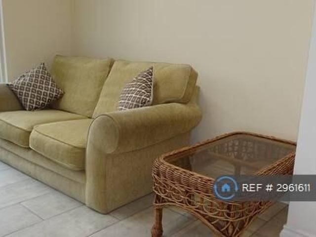 Apartment for rent in Sydenham, Green Close