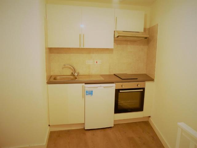 Flat for rent in London Borough of Ealing, Greater London