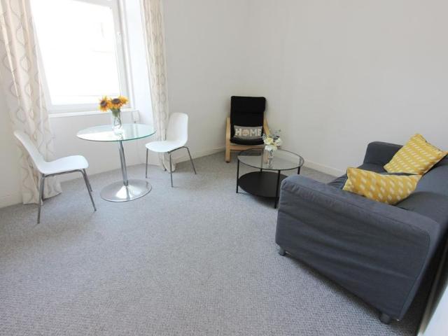 Apartment for rent in Hillside, Leith