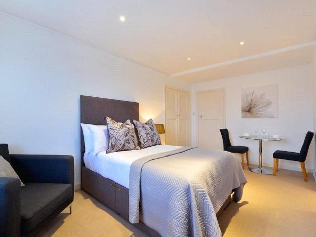 Apartment for rent in Mayfair, Greater London