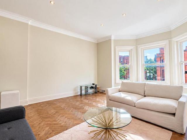 Apartment for rent in Hans Town, Greater London