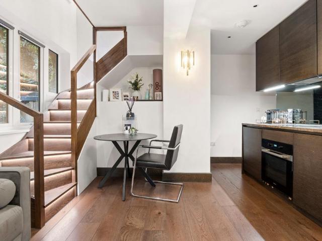 Flat for rent in Earl's Court, Isle Of Man