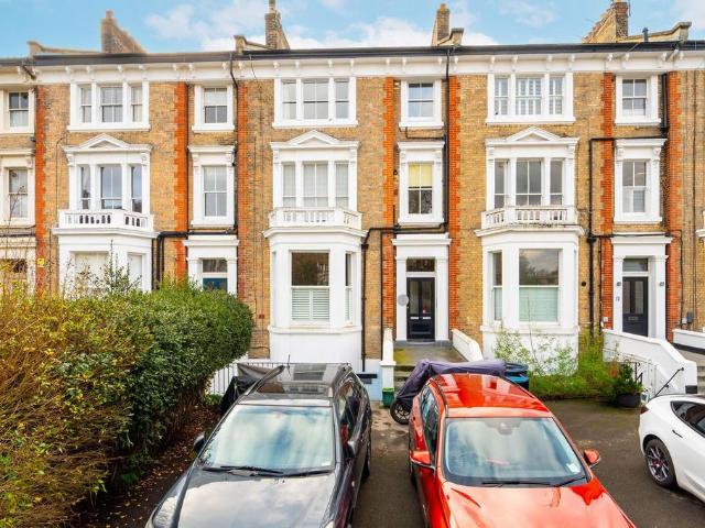 Flat for rent in St Margarets, Greater London