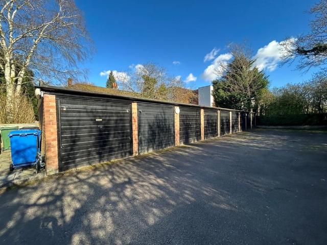 Apartment for rent in Ashton upon Mersey, Trafford Park