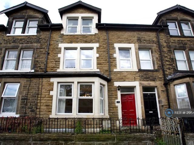 Flat for rent in High Harrogate, Harrogate