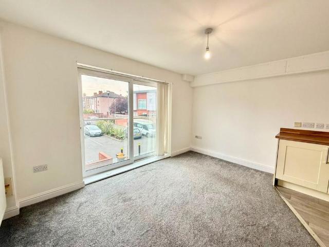 Apartment for rent in Birkenhead, Wirral