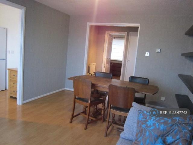 Flat for rent in London Borough of Croydon, Forestdale