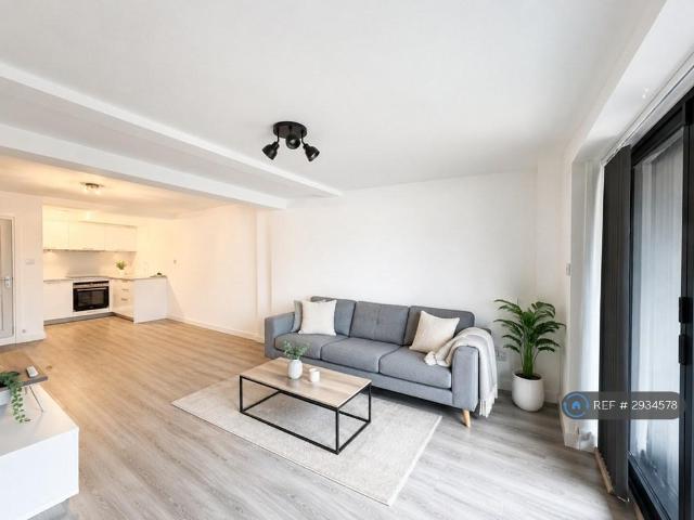 Flat for rent in London Borough of Croydon, Addiscombe