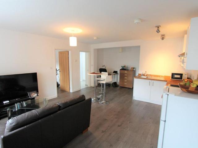 Apartment for rent in Woodloes Park, Green Close