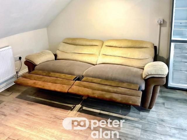 Apartment for rent in Falcon Lodge, Wales