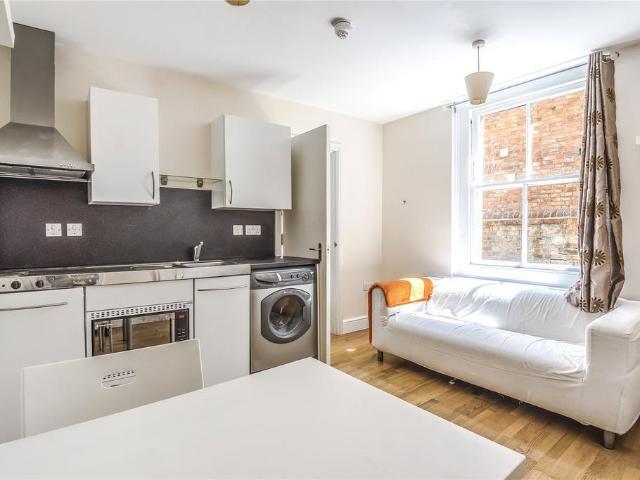 Flat for rent in The Slade, Oxfordshire
