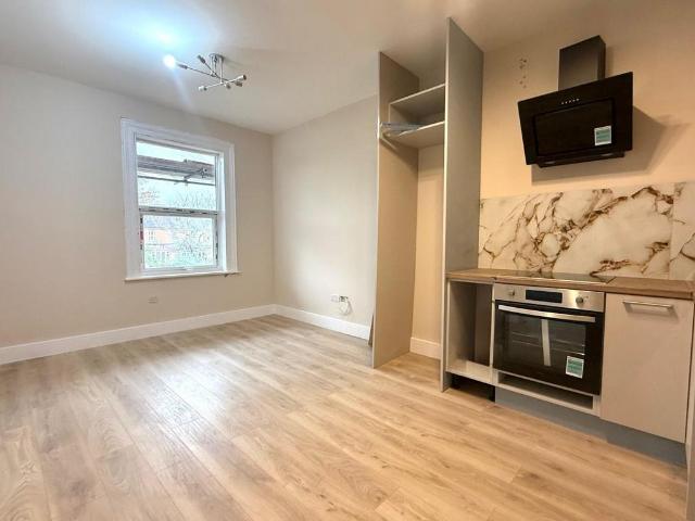 Flat for rent in Wealdstone, Greater London