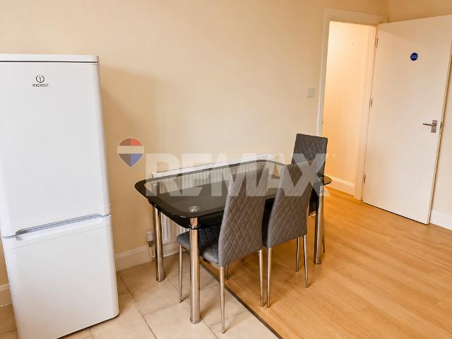Flat for rent in Loxford, Seven Kings