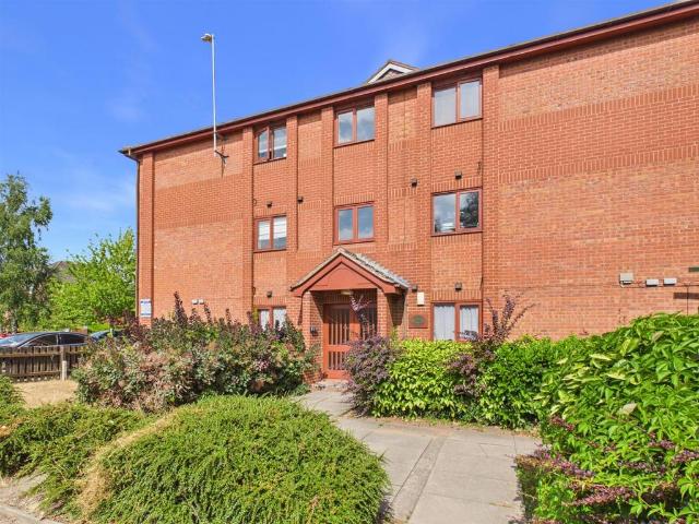 Flat for rent in Chilvers Coton, Camp Hill