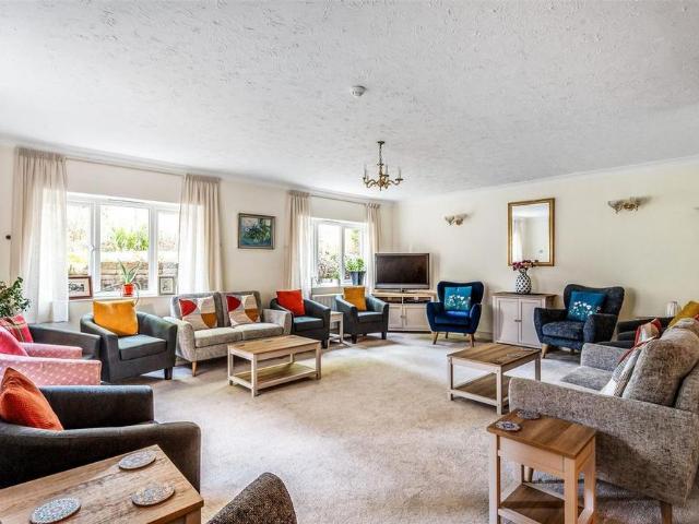Apartment for rent in Oxted, Hillview