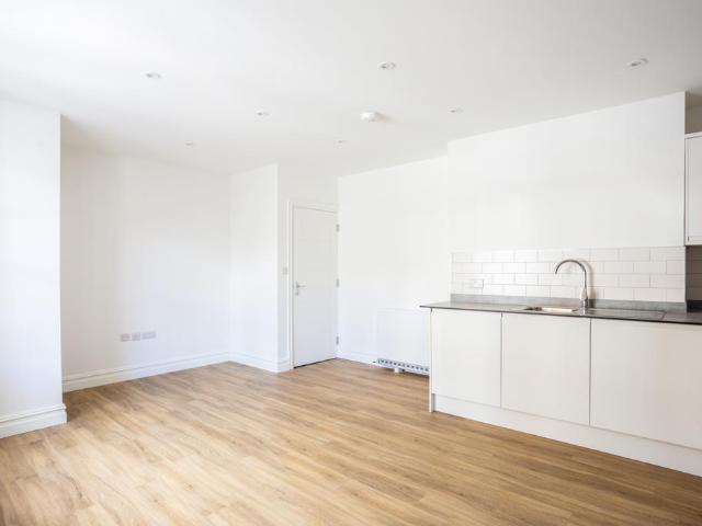 Flat for rent in Surbiton, Greater London