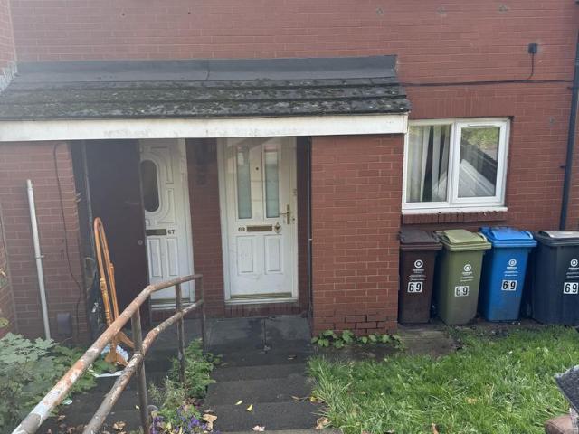 Flat for rent in Oldham Edge, Oldham