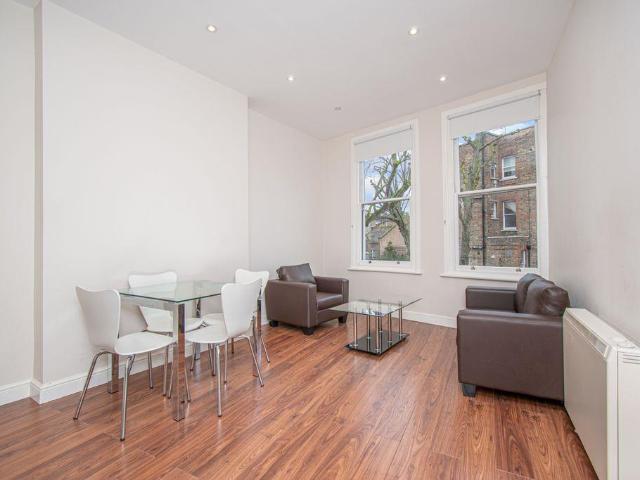 Flat for rent in South Hampstead, Greater London
