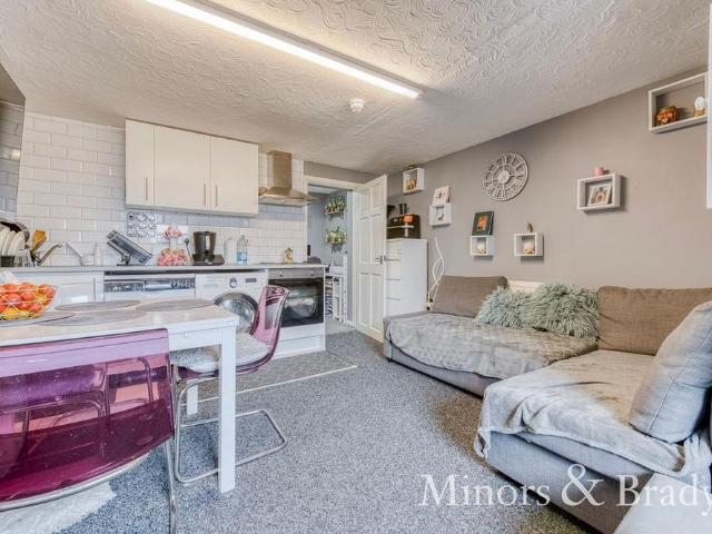 Apartment for rent in Lakenham, East Bank