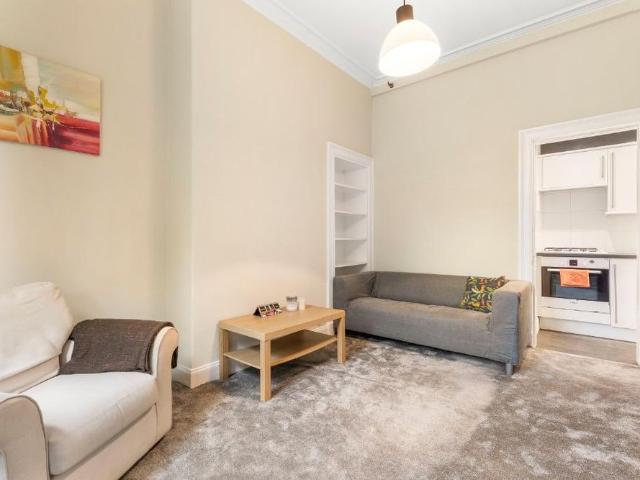 Apartment for rent in Hillside, Leith
