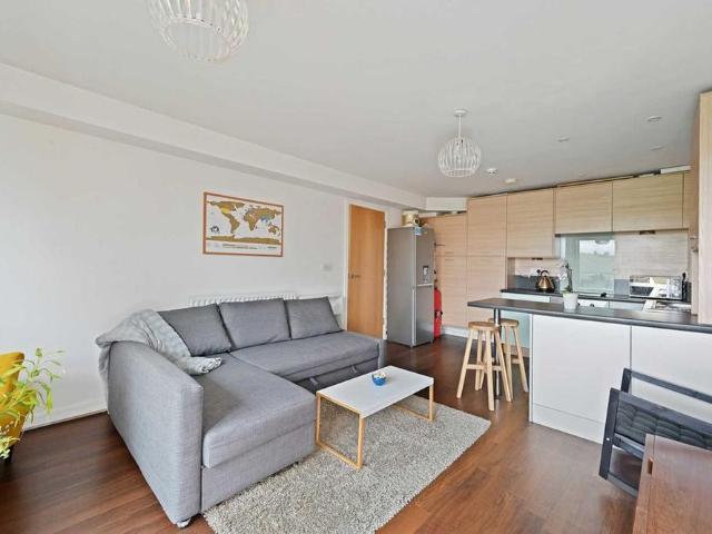 Apartment for rent in Charlton, Greater London