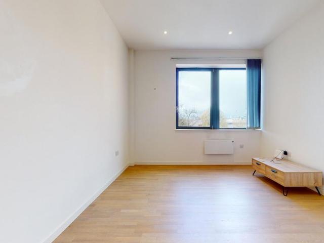 Flat for rent in London Borough of Hounslow, Isle Of Man