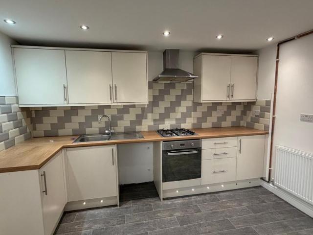 Flat for rent in Blackwood, Caerphilly
