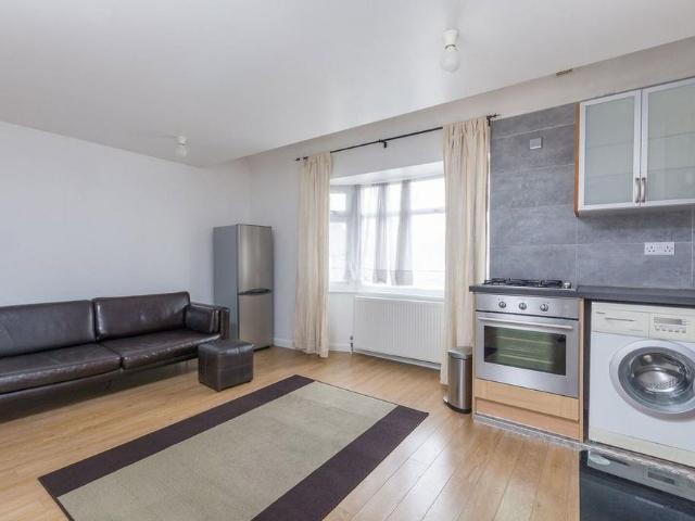 Apartment for rent in London Borough of Ealing, Greater London