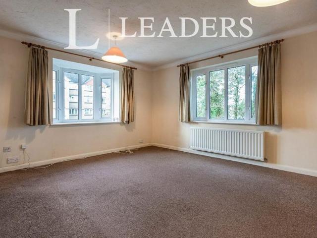 Apartment for rent in Redhill, Reigate and Banstead