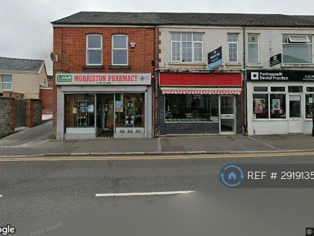 Flat for rent in Nangreaves, Wales
