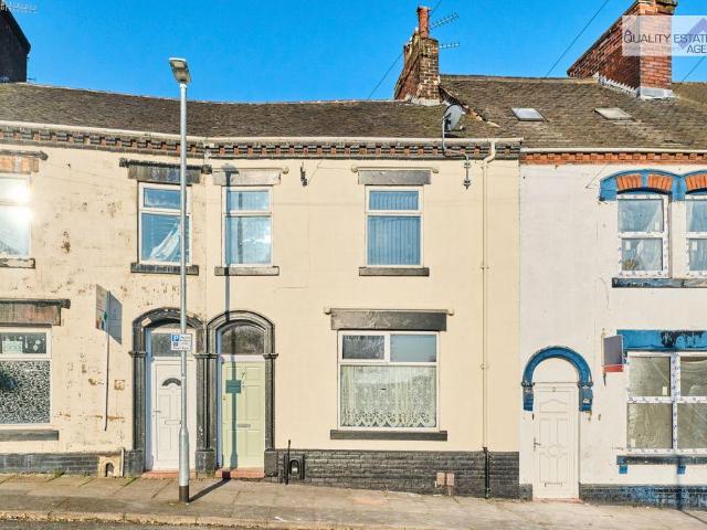 Flat for rent in Joiner's Square, Hanley