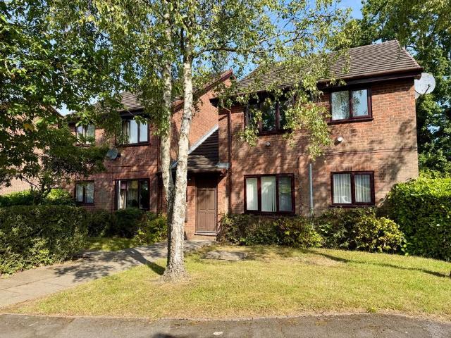 Flat for rent in Cheadle Hulme, Greater Manchester