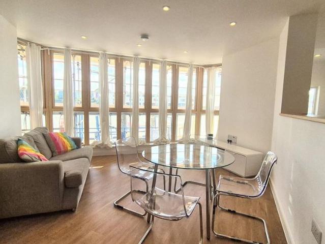 Apartment for rent in Spike Island, Feckenham