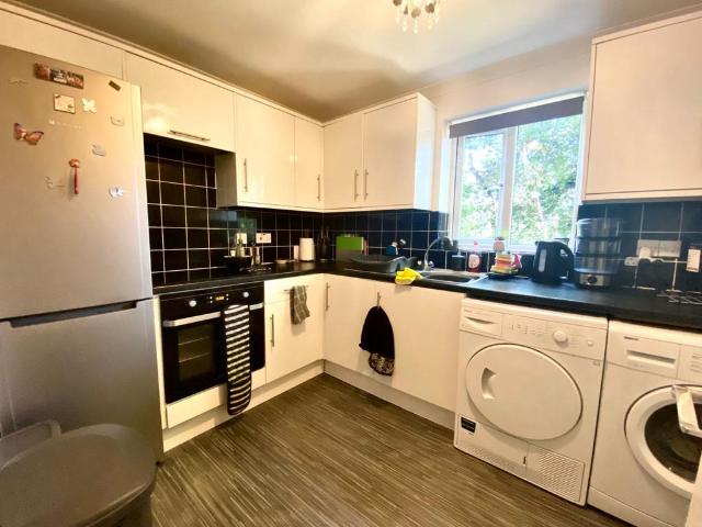 Flat for rent in London Borough of Hounslow, Greater London