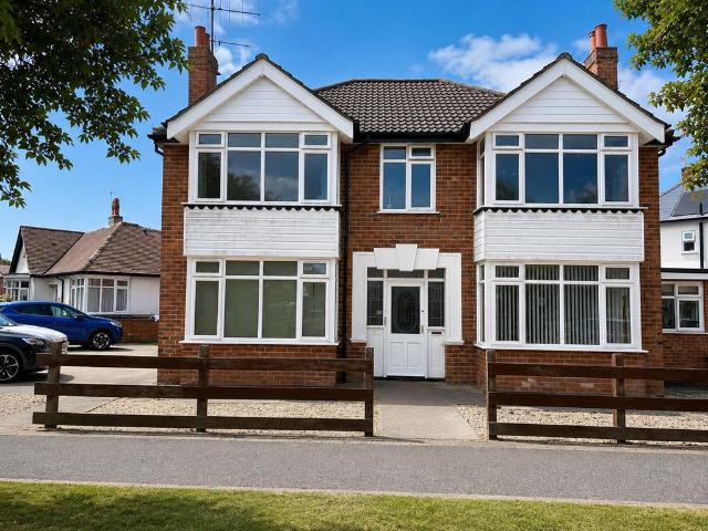 Flat for rent in Seacroft, Belleau